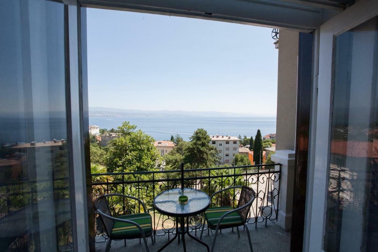 Villa Marija Ловран Екстер'єр фото